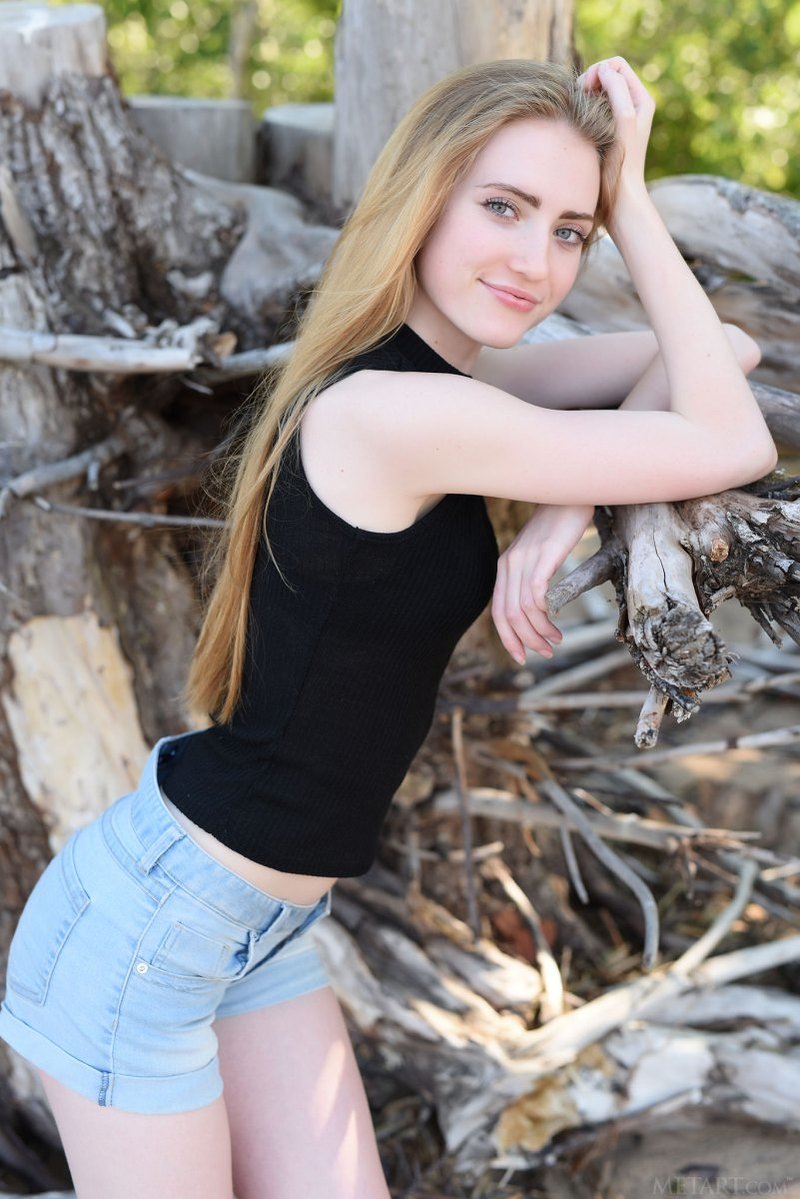 Яна, 25 лет, 0 размер груди